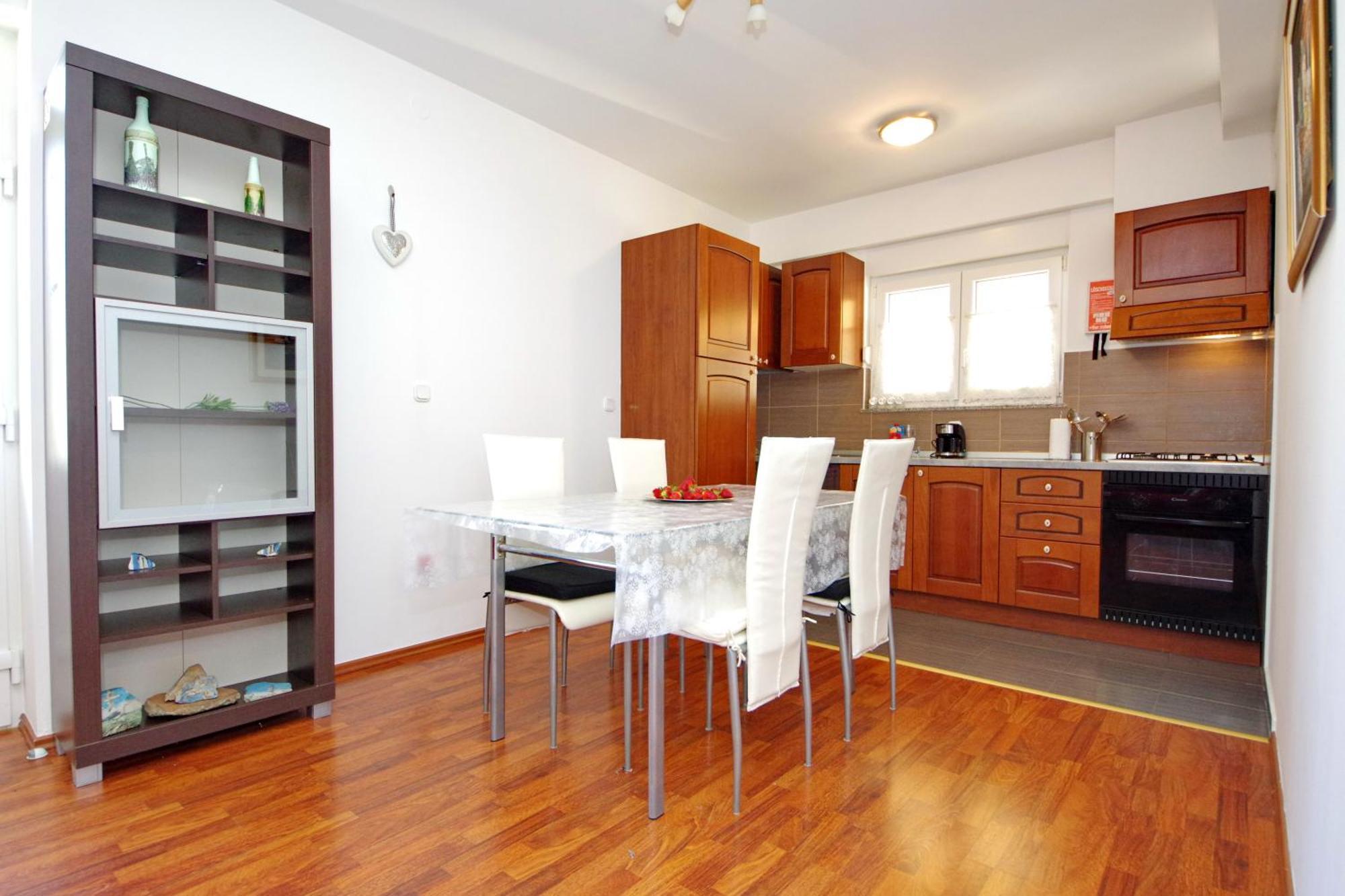Apartament Korina *